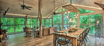 Hiawassee Getaway w/ Hot Tub, Deck & Lake Access!