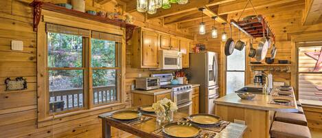 House (3 Bedrooms) | Interior