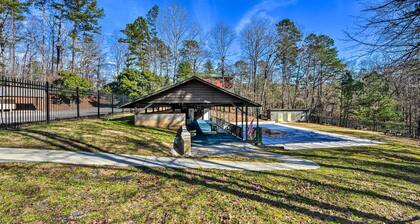 Ellijay Escape: Hike, Shop, Explore & More!