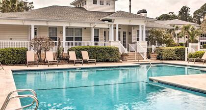Bright St Simons Island Condo w/ Shared Pool!