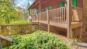 A wooden cabin with a covered porch and a small deck. - Coosawattee River Resort Home Mins From Blue Ridge (Ellijay)
