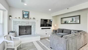 Apartment (2 Bedrooms) | Front of property