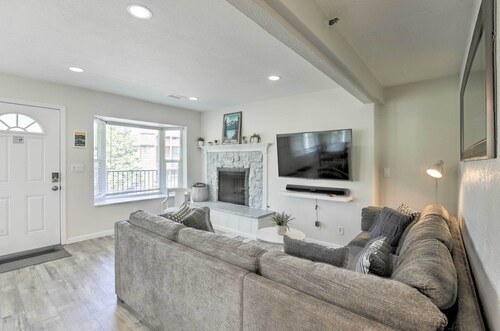 < 1 Mi to Slopes! 'heavenly Daze Chalet' in Tahoe