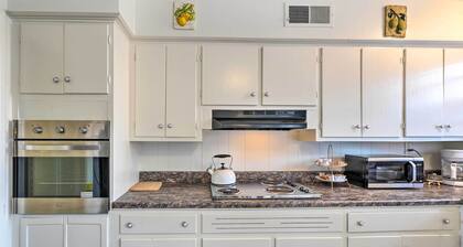 Memphis Vacation Rental - 1/2 Mi to Graceland