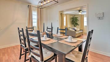 House (4 Bedrooms) | Interior