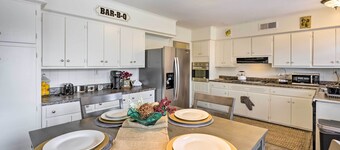 Memphis Vacation Rental - 1/2 Mi to Graceland