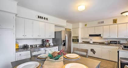 Memphis Vacation Rental - 1/2 Mi to Graceland