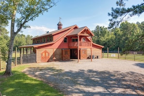 Apartment (2 Bedrooms) | Interior - Pet-friendly Dry Branch Ranch Vacation Rental! (Dry Branch)