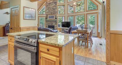 Murrayville Lakefront Cabin w/ Boat Slip & Grill!