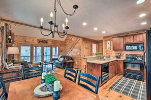 House (3 Bedrooms) | Interior