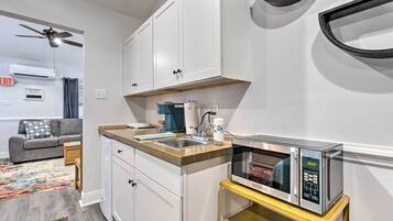 Apartment (0 Bedroom) | Interior