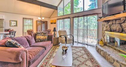 Beautiful Home With Mountain-view Deck + Smart TV