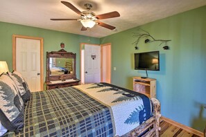 House (3 Bedrooms) | Interior - Family-friendly Cabin ~ 1 Mile to Hike & Swim! (Blairsville)