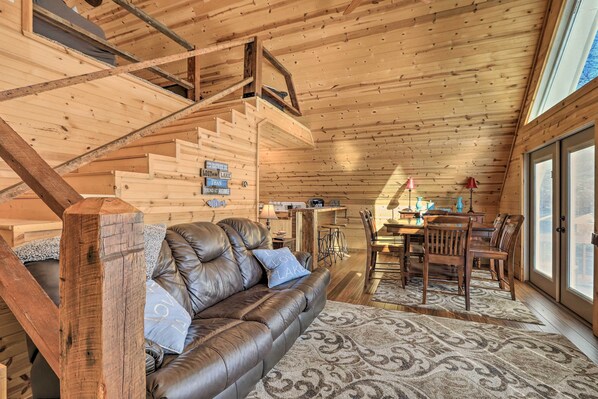 House (1 Bedroom) | Interior - Sparta Lake Home w/ Deck & Boating Access! (Milledgeville)