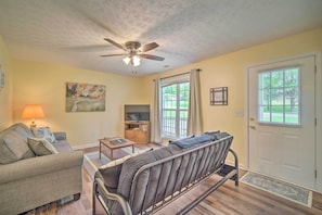 House (3 Bedrooms) | Interior - Cartersville Family Home w/ Spacious Backyard (Cartersville)