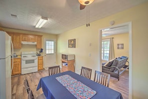 House (3 Bedrooms) | Interior - Cartersville Family Home w/ Spacious Backyard (Cartersville)