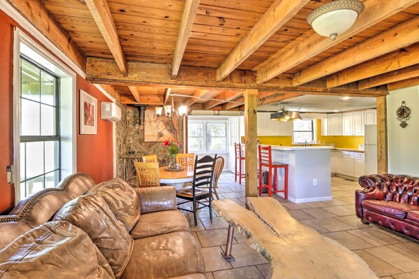 Cottage (4 Bedrooms) | Coin séjour