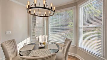 Rumah (4 Bedrooms) | Interior