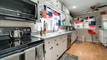 独立别墅 (3 Bedrooms) | 私人厨房 | 微波炉、烤箱、炉灶、洗碗机