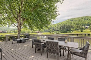 Interior - Chic Sky Valley Resort Home on Golf Course! (Dillard)