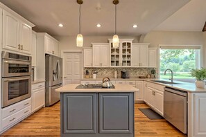 House (4 Bedrooms) | Interior - Chic Sky Valley Resort Home on Golf Course! (Dillard)