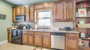 House (2 Bedrooms) | Interior