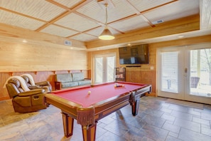 House (4 Bedrooms) | Interior - Sparta Home w/ On-site Lake Access! (Milledgeville)