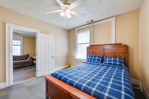 獨棟房屋 (2 Bedrooms) | 2 間臥室、筆電工作空間、床單