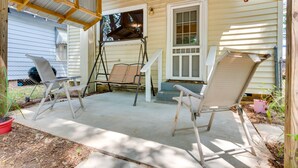 Unclassified image, 3 of 26, button - Quaint Columbus Getaway w/ Patio & Large Yard! (Columbus)