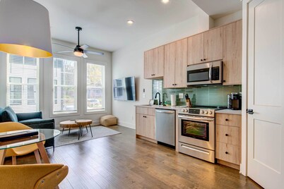 Modern Atlanta Townhome Rental ~ 2 Mi to Downtown!