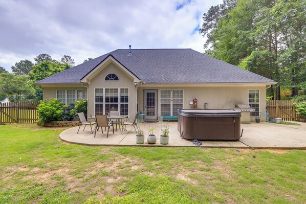 House (3 Bedrooms) | Front of property