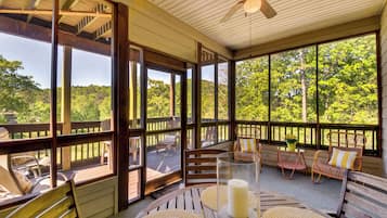 Apartment (3 Bedrooms) | Front of property