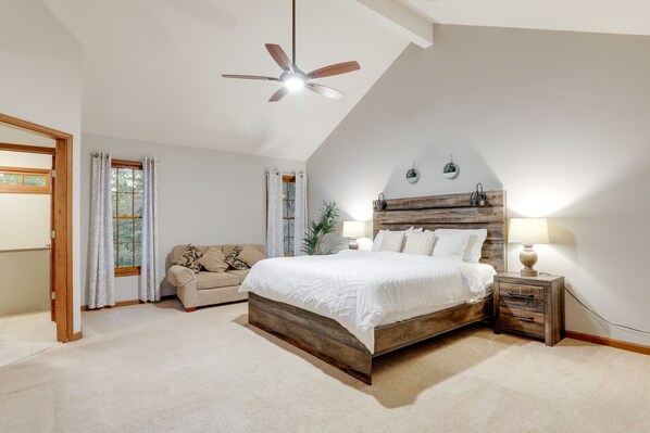 2 bedrooms, laptop workspace, iron/ironing board, bed sheets - Cozy Smyrna Vacation Rental ~ 1 Mi to The Battery! (Smyrna)