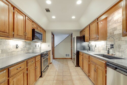 Cozy Smyrna Vacation Rental ~ 1 Mi to The Battery!