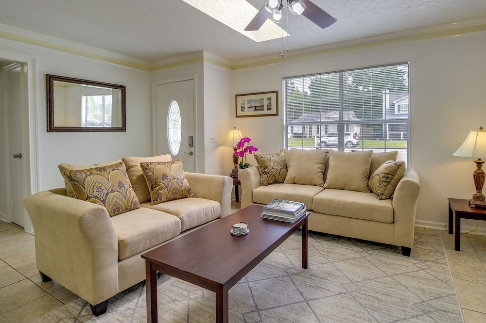 Savannah Vacation Rental ~ 8 Mi to River Street! - Thunderbolt, GA