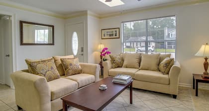 Savannah Vacation Rental ~ 8 Mi to River Street!