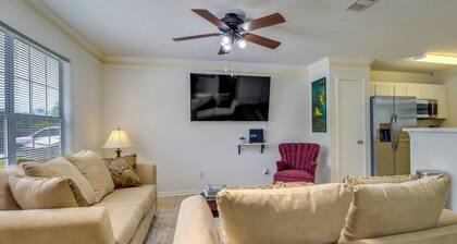 Savannah Vacation Rental ~ 8 Mi to River Street!