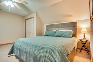 House (4 Bedrooms) | Interior - Hiawassee Cabin < 10 Mi to Lake Chatuge! (Hiawassee)