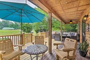 Outdoor dining - Quiet Tignall Getaway Near Lake w/ Boat Dock (Tignall)
