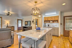 Interior - Quiet Tignall Getaway Near Lake w/ Boat Dock (Tignall)