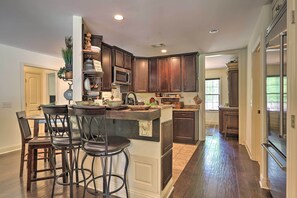 House (3 Bedrooms) | Interior - Idyllic Eatonton House w/ Patio + Lake Access!! (Eatonton)