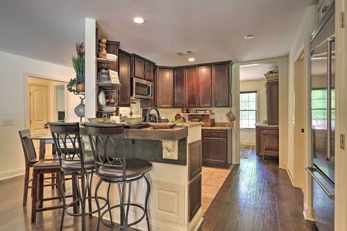 Idyllic Eatonton House w/ Patio + Lake Access!!