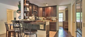 Family-friendly Home w/ Lake Oconee Access + Patio