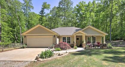 Idyllic Eatonton House w/ Patio + Lake Access!!