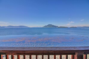 Apartment (2 Bedrooms) | Interior - Waterfront Apt w/ Mtn View, Walk Into Town! (Craig)