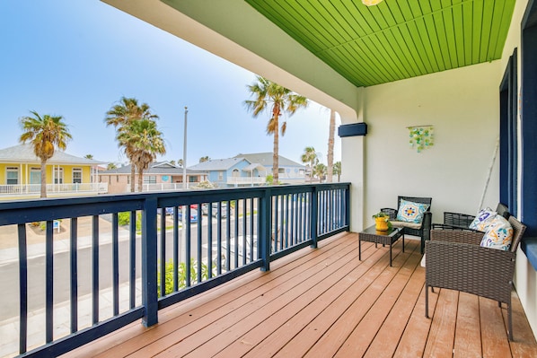 Apartment (3 Bedrooms) | Interior - Steps to Beach: Oceanside Townhome w/ Heated Pool (South Padre Island)