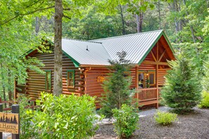 Interior - Dog-friendly Getaway With King Suites & Hot Tub! (Blue Ridge)