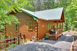 Interior - Dog-friendly Getaway With King Suites & Hot Tub! (Blue Ridge)