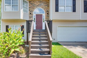 House (4 Bedrooms) | Interior - Covington Abode < 30 Mi to Stone Mtn Park! (Covington)