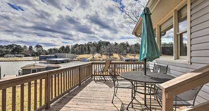 Lake Sinclair Cottage With Deck & Boat Dock!
